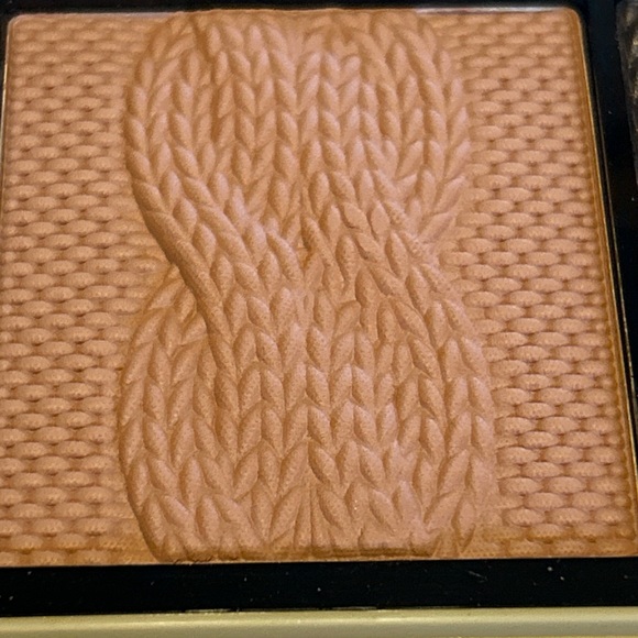 Ready To Wear TWIN SET COMPACT WITH BLUSH, EYELINER, EYESHADOW FULL SIZE PEACH - Picture 2 of 4